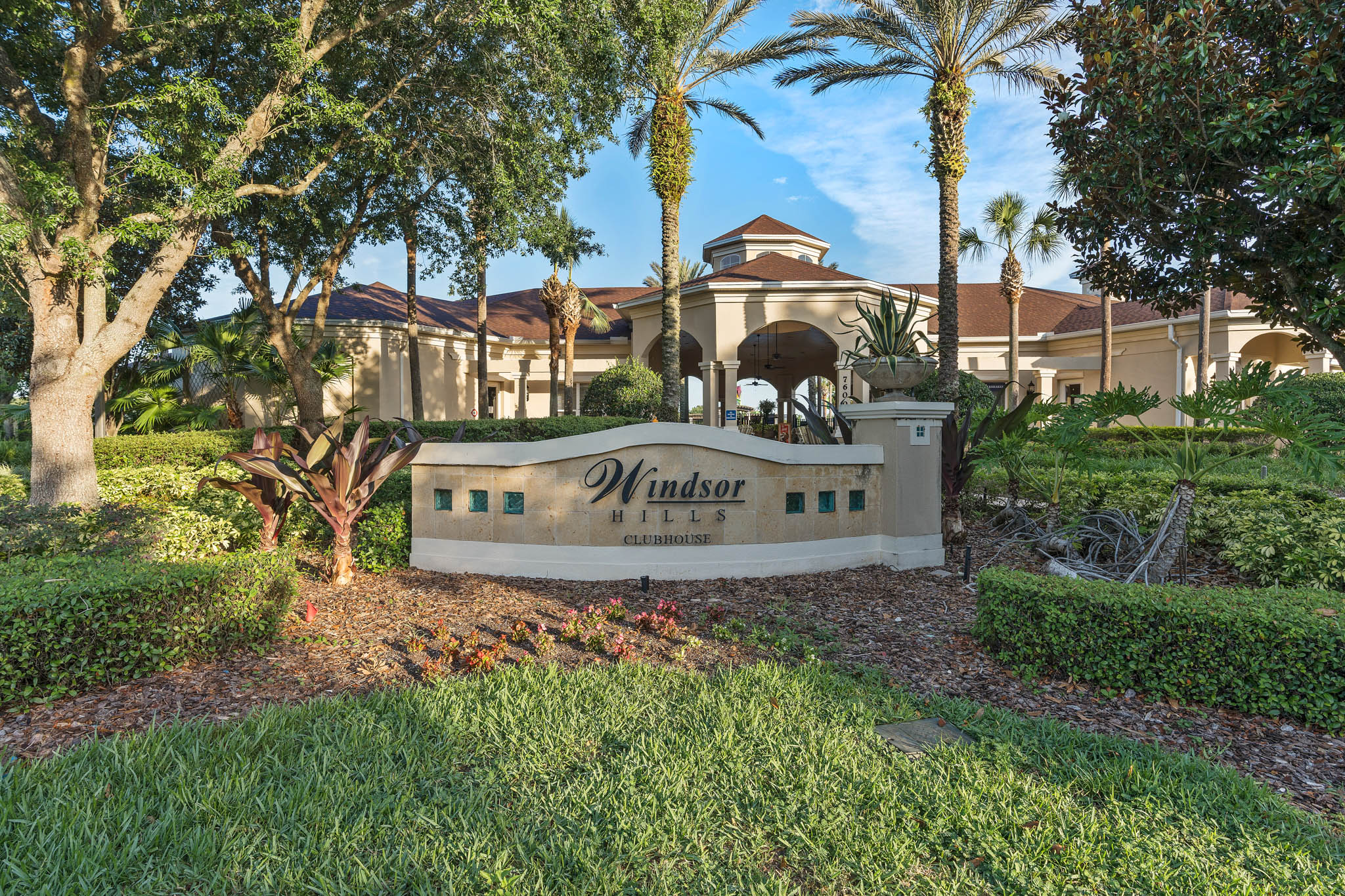 Why Book Windsor Hills Resort Direct Instead of Through Airbnb, Vrbo, Tui, Virgin or a Travel Agent?